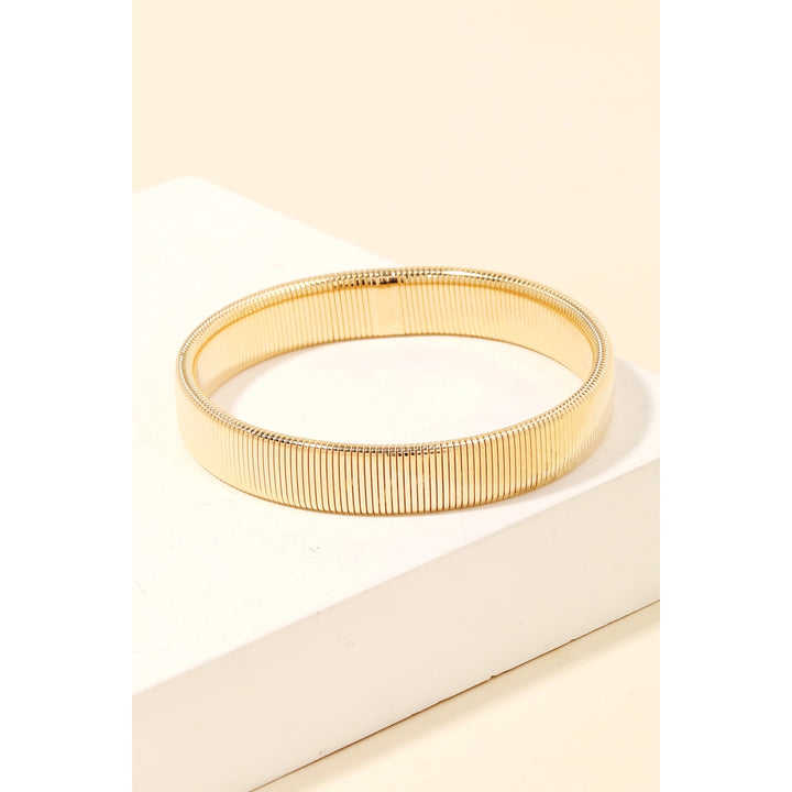 Gold ribbed stretch bracelet 