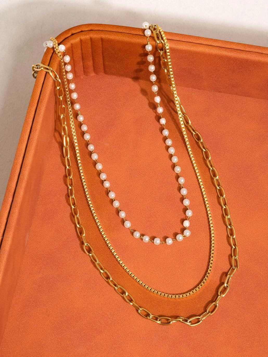 CADEAUX 18K GOLD STACKED PEARL NECKLACE