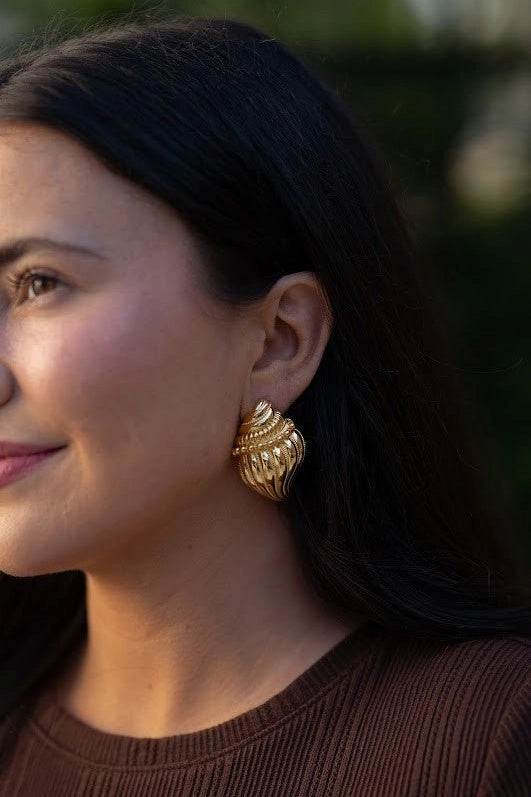 JAMES CONCH SHELL EARRING-18K GOLD PLATED
