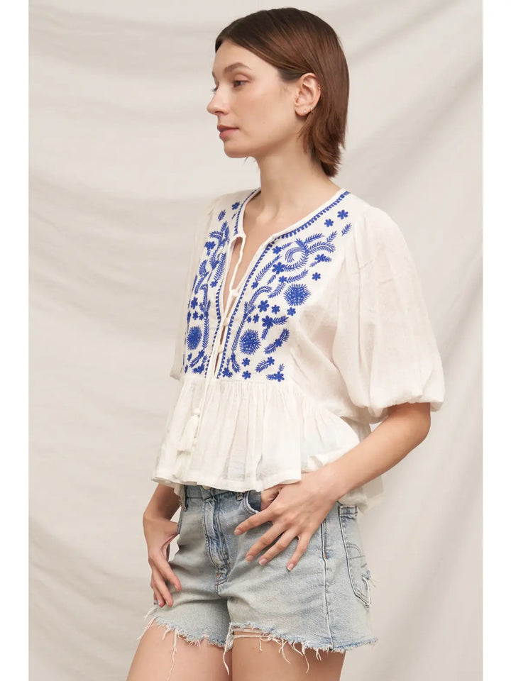 EMBROIDERED PEPLUM TOP-WHITE/BLUE
