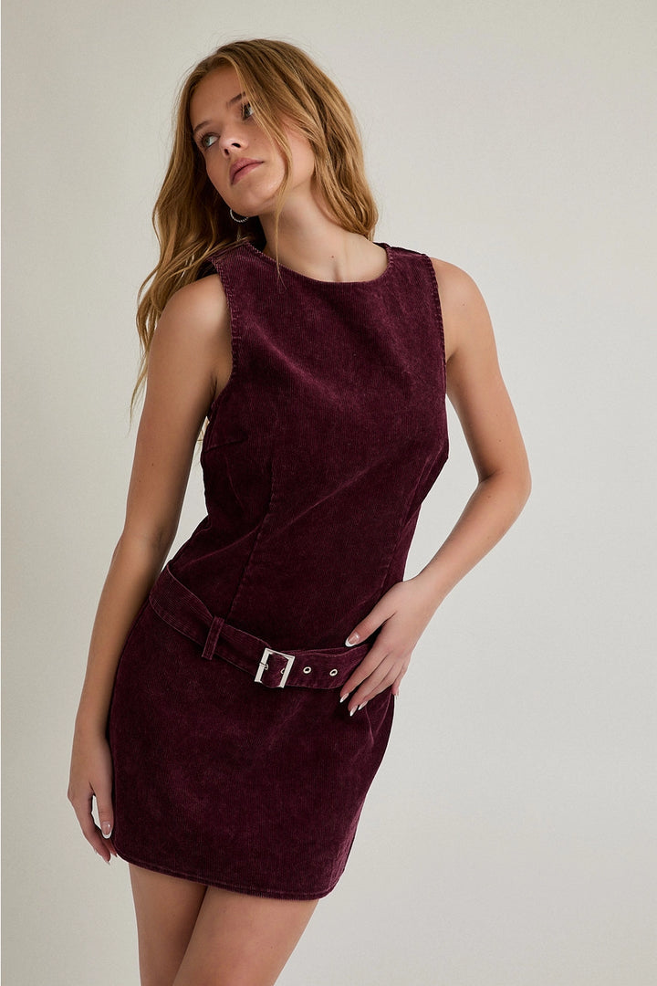 SLEEVELESS BELTED MINI DRESS-DARK MAROON