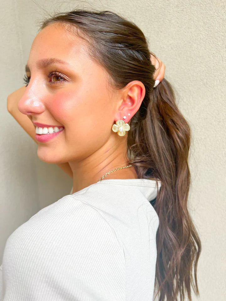 ISLA FLOWER STUDS-GOLD/WHITE