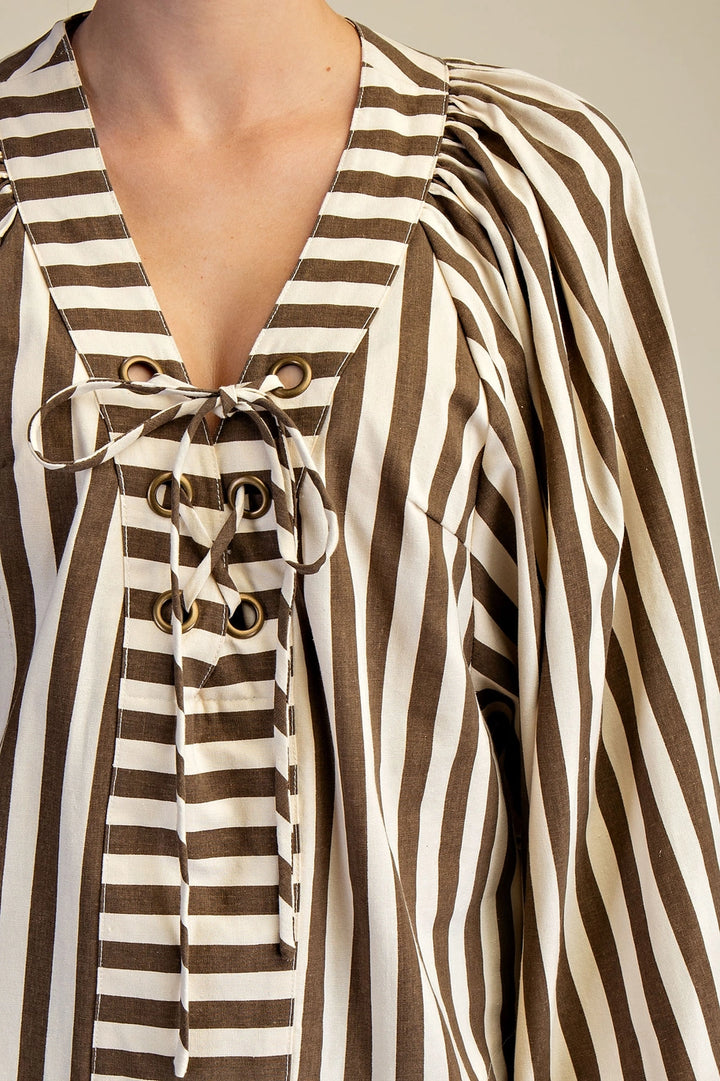 DOLMAN SLEEVE LACE UP-MOCHA