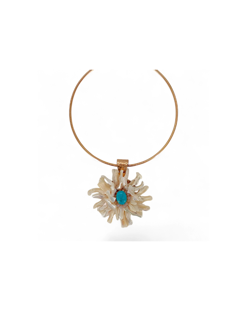 TIARE CHUNKY WHITE SHELL FLOWER NECKLACE