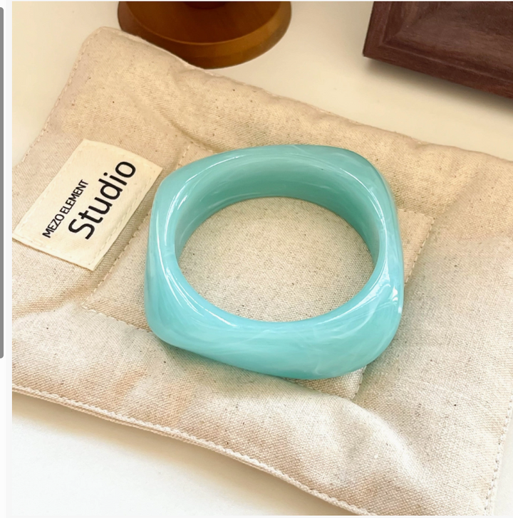 IRREGULAR ACRYLIC BRACELET-BLUE