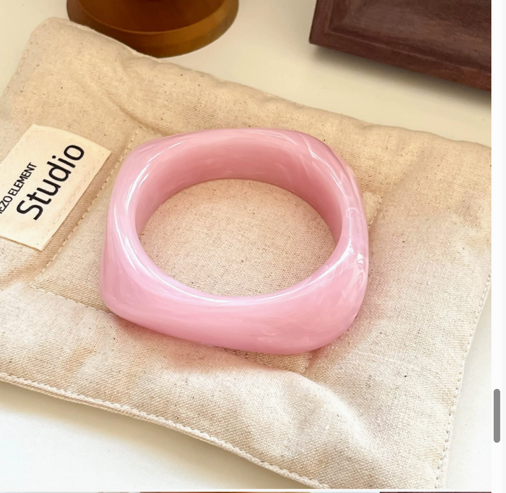 IRREGULAR ACRYLIC BRACELET-PINK