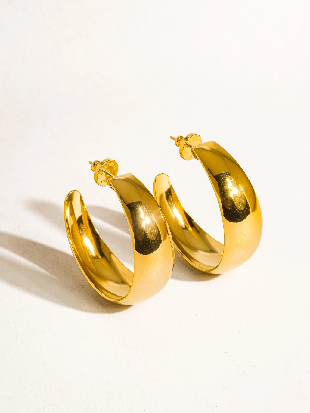 ROMEE 18K CLASSIC C HOOP EARRINGS