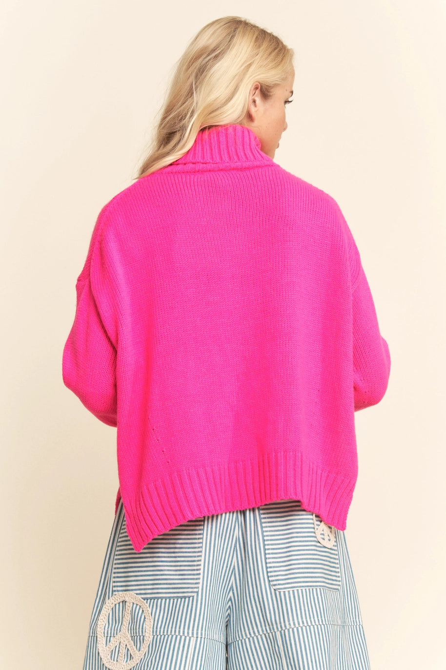 SOLID HIGH NECK SWEATER-FUCHSIA