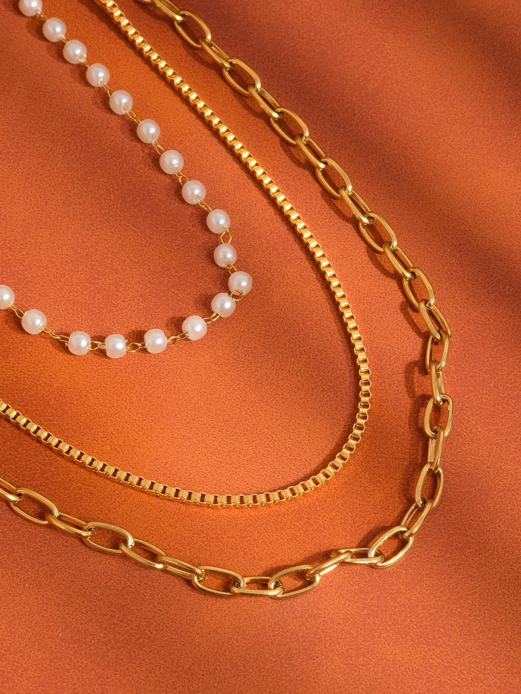 CADEAUX 18K GOLD STACKED PEARL NECKLACE