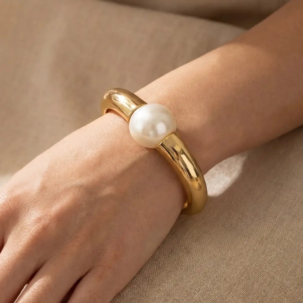 BULKY PEARL METAL HINGED BANGLE-GOLD