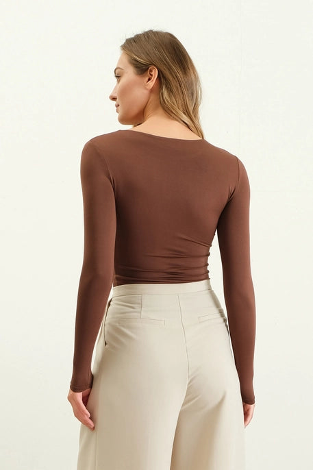 LONG SLEEVE FITTED KNIT TOP-COFFEE BEAN