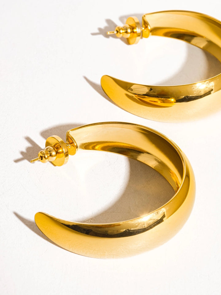 ROMEE 18K CLASSIC C HOOP EARRINGS