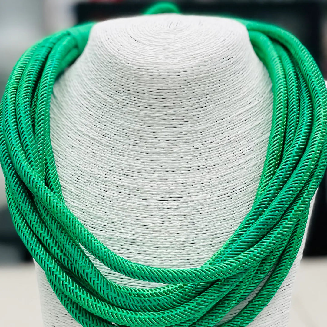 SLUB 8 STRAND NECKLACE-KELLY GREEN