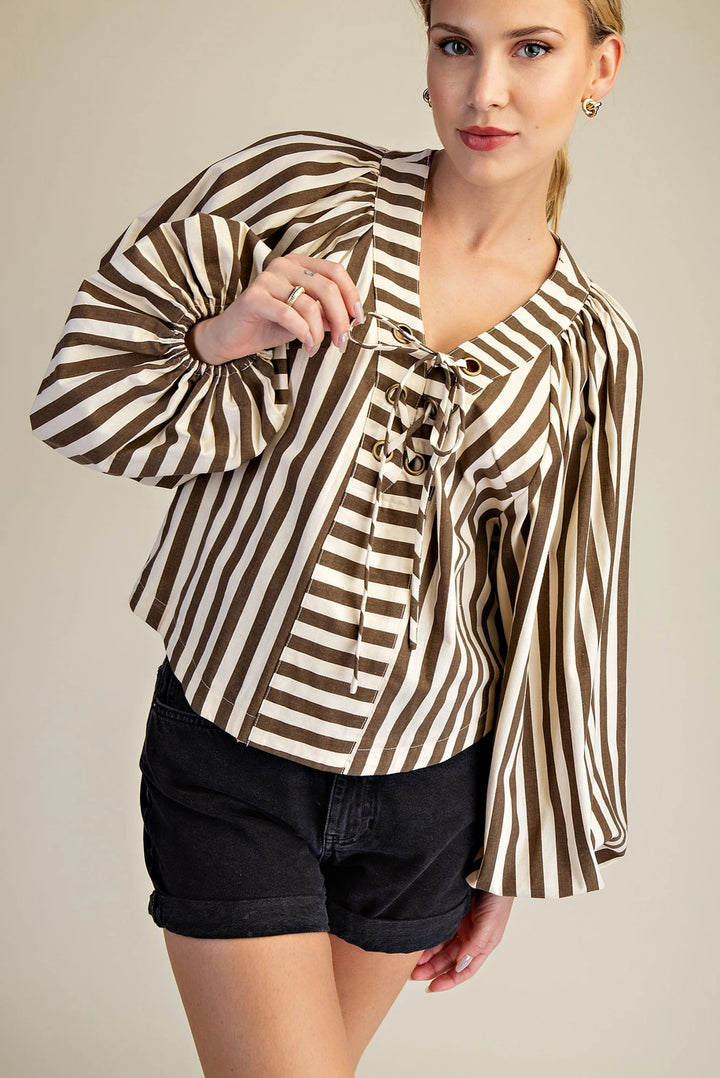 DOLMAN SLEEVE LACE UP-MOCHA