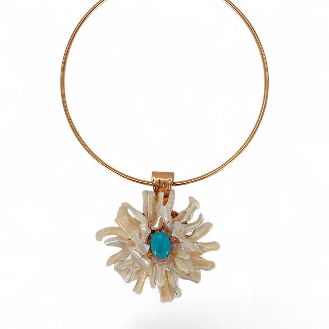 TIARE CHUNKY WHITE SHELL FLOWER NECKLACE