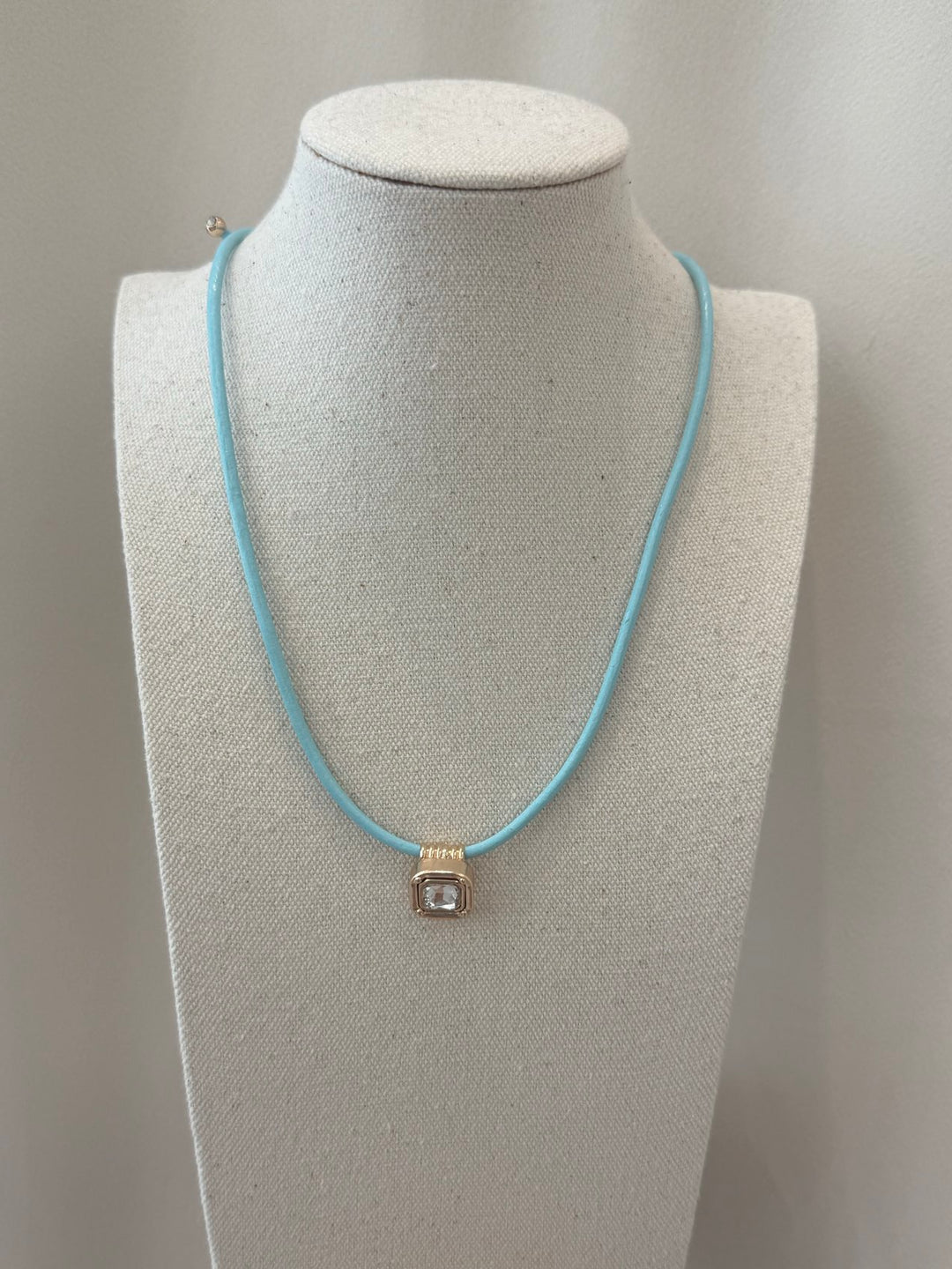 GOLD SPARKLE NECKLACE-POWDER BLUE