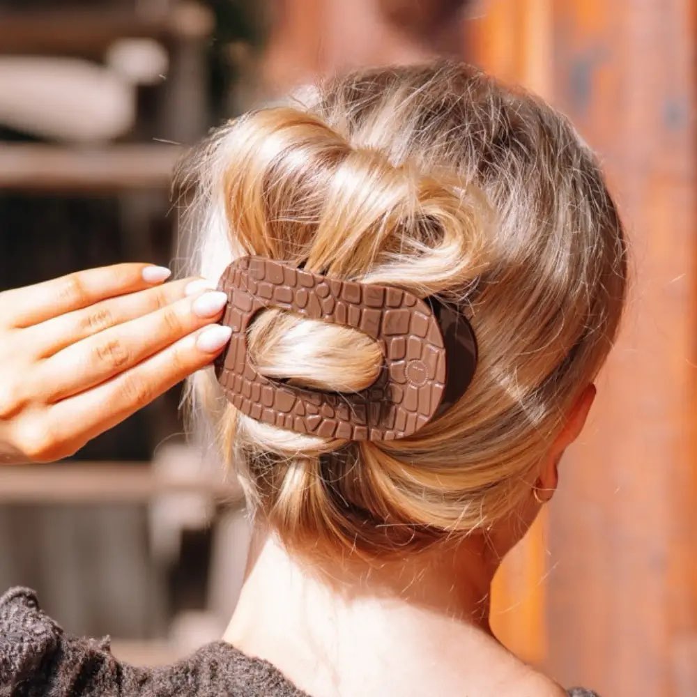 CROCODILE LARGE FLAT ROUND HAIR CLIP-BROWN