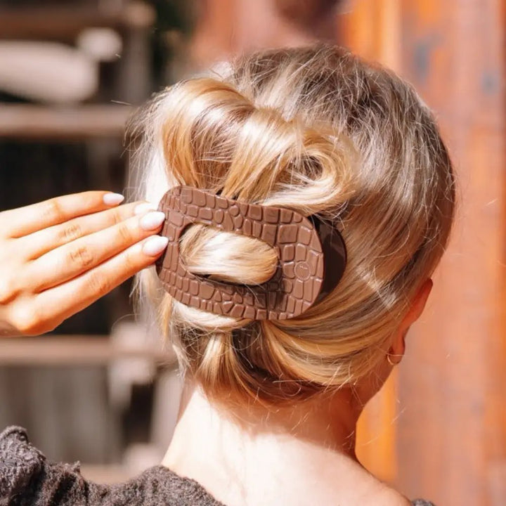 CROCODILE LARGE FLAT ROUND HAIR CLIP-BROWN
