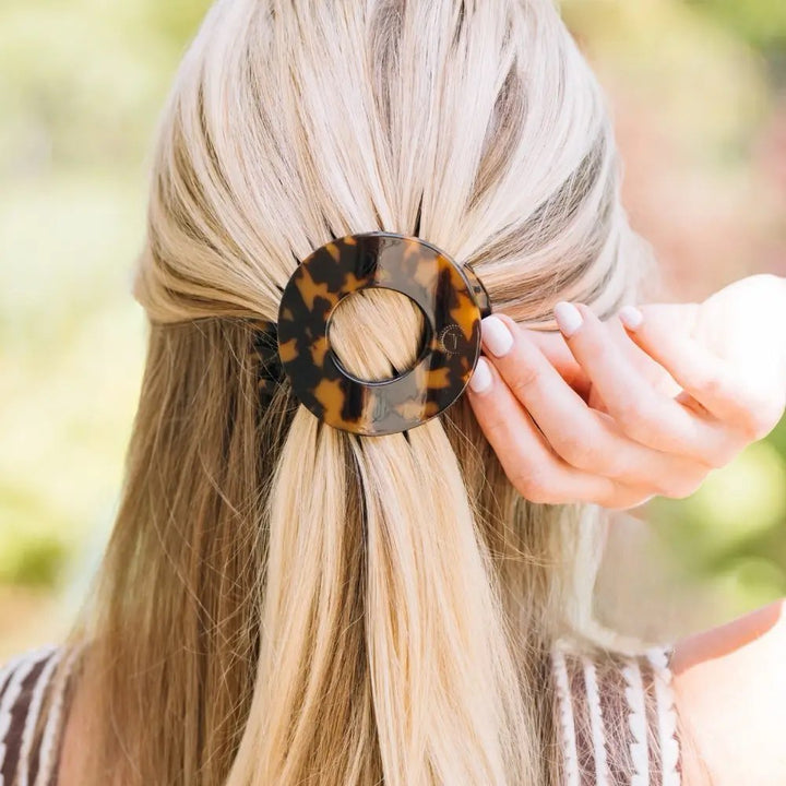 MEDIUM FLAT CIRCLE HAIR CLIP-TORTOISE