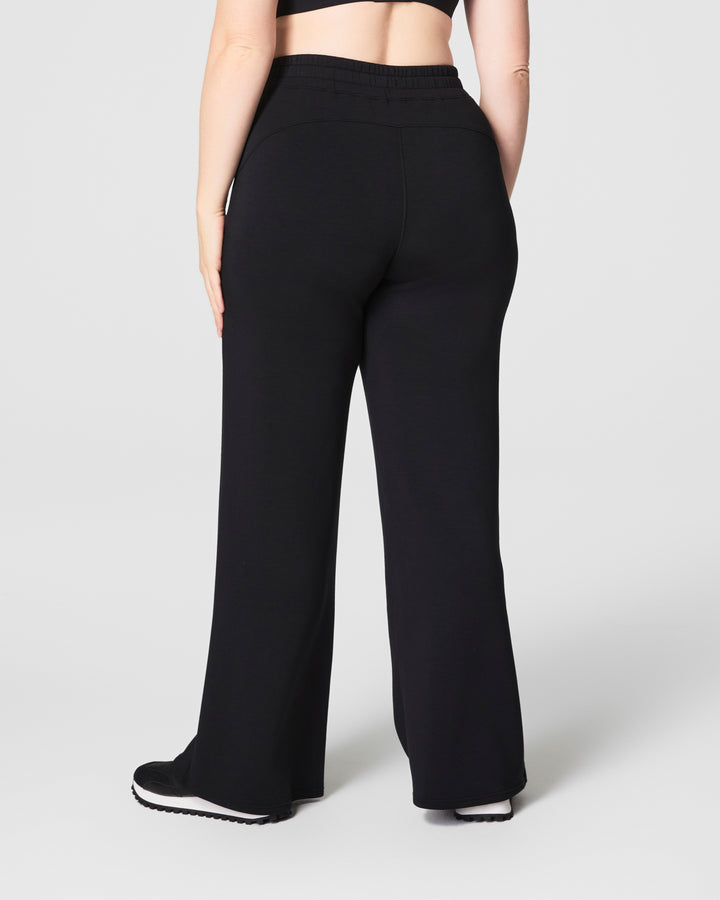 AIRESSENTIALS WIDE LEG PANT-VERY BLACK