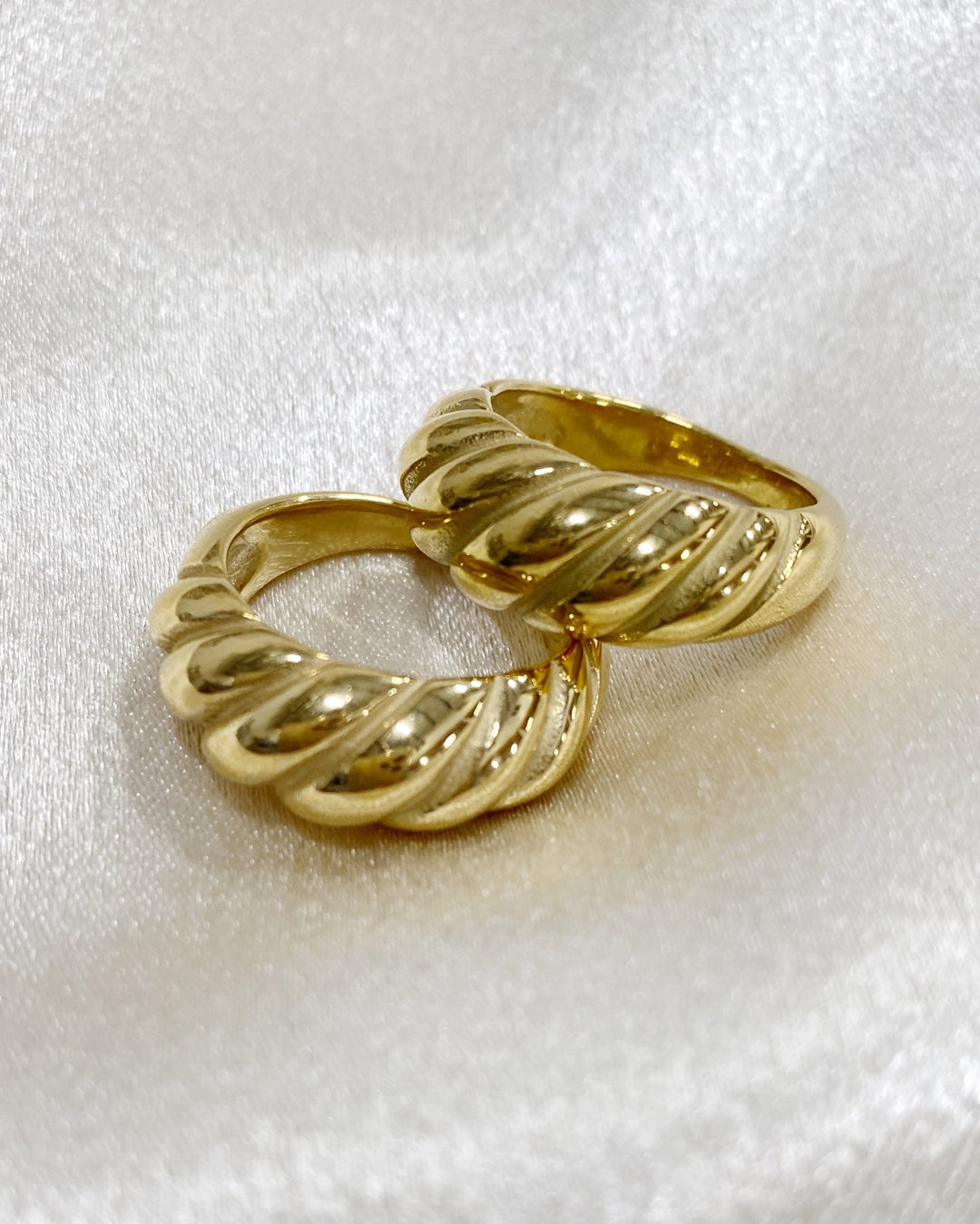 AIDEN CROISSANT RING - GOLD