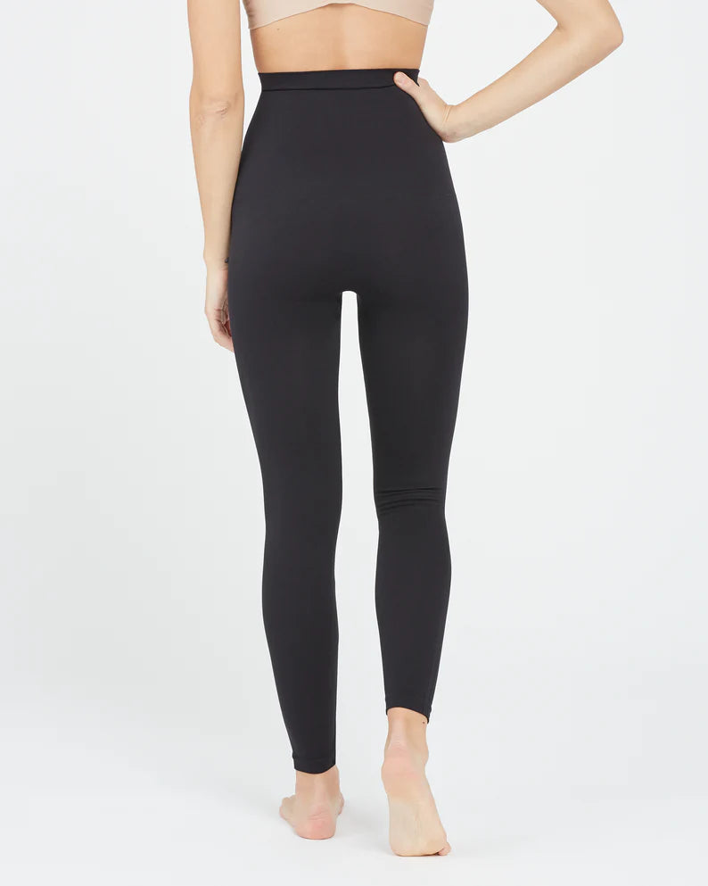 LOOK AT ME NOW SEAMLESS LEGGINGS VERY BLACK The Gatorbug